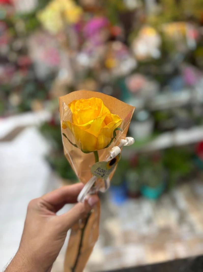 Rosa Amarela Decorada