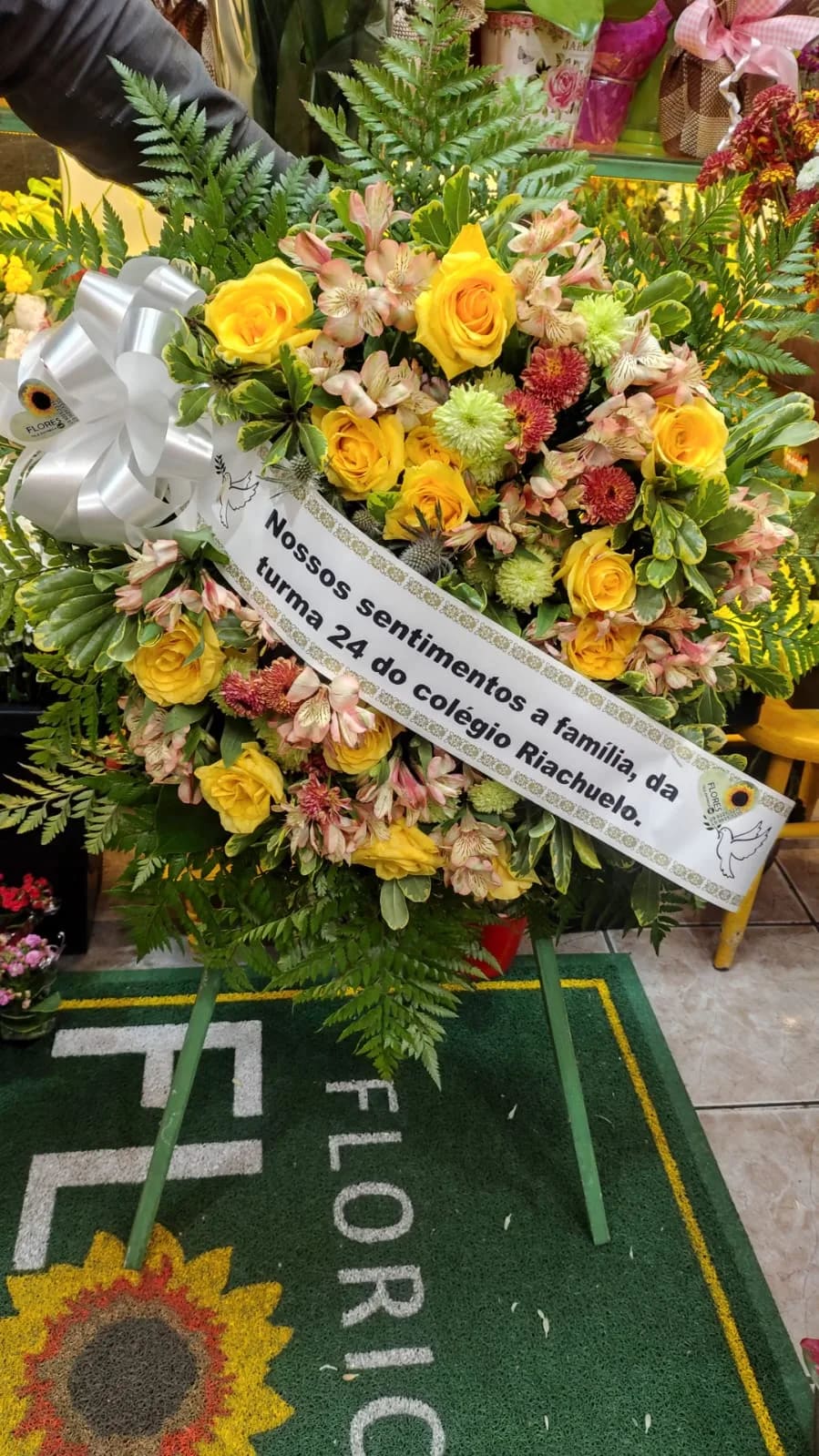 Coroa de Flores Media - Faixa e entrega Inclusas
